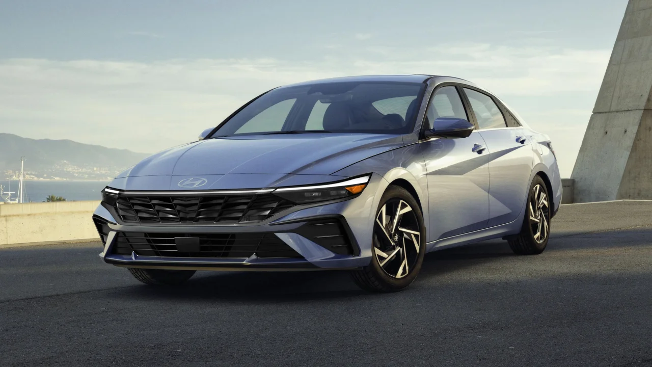 Hyundai Elantra 2024 Review, Pricing, and Spec