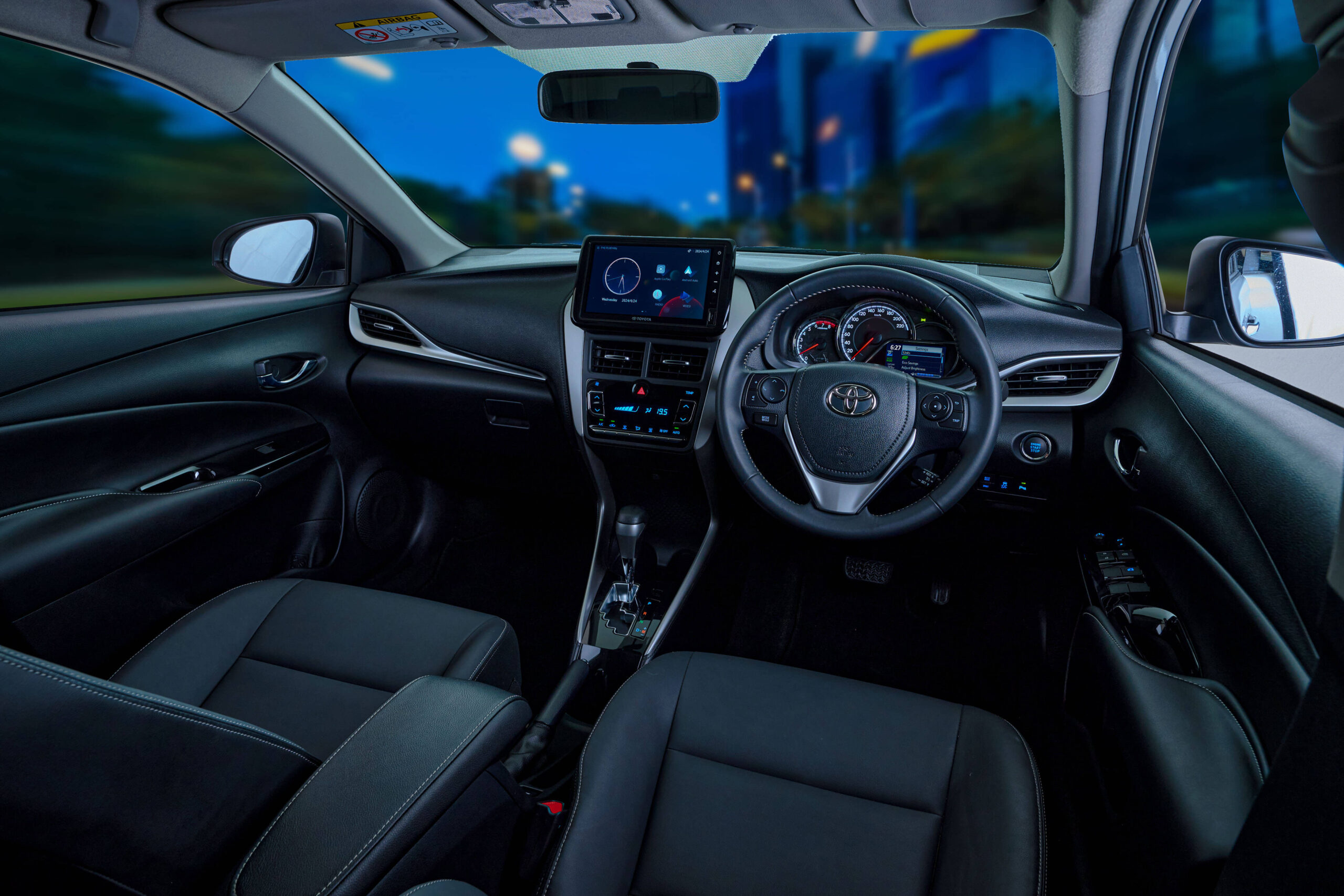 toyota yaris 2024 interior