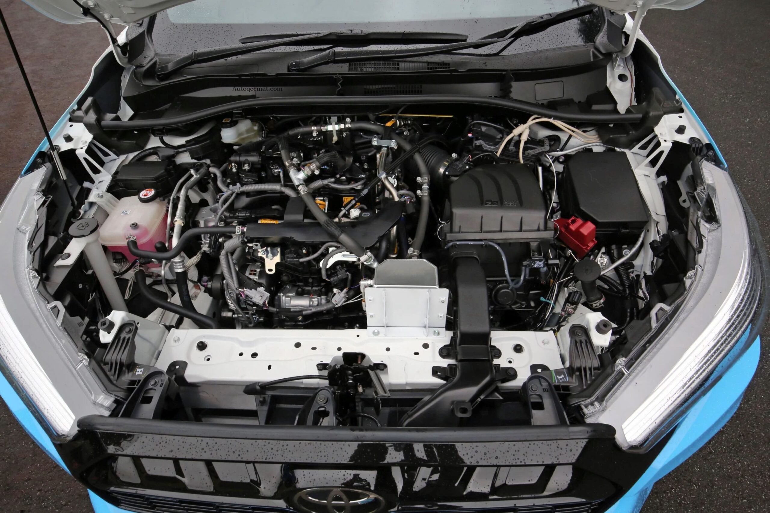 TOYOTA COROLLA CROSS 2024 engine