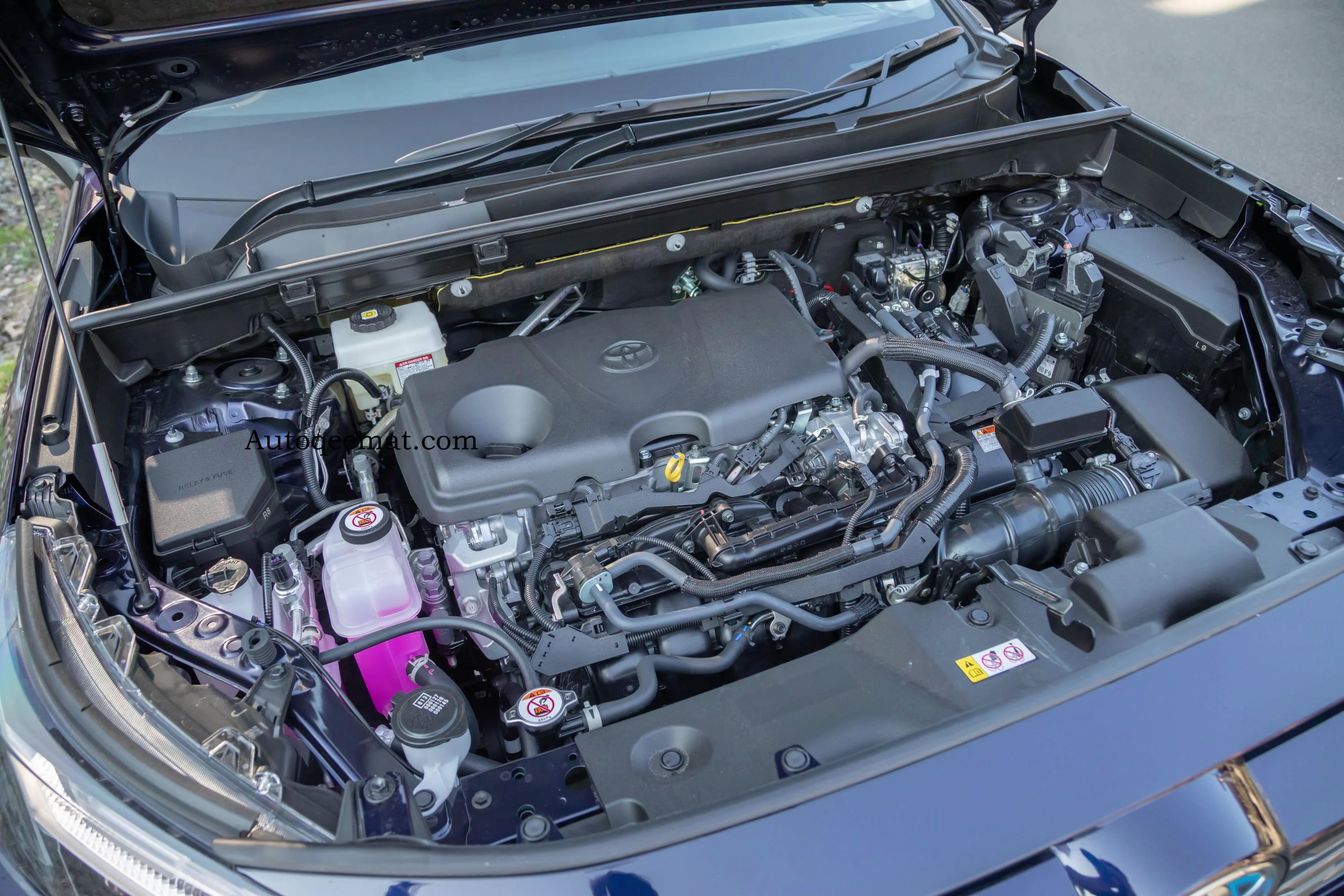 TOYOTA RAV4 HYBRID 2024 engine